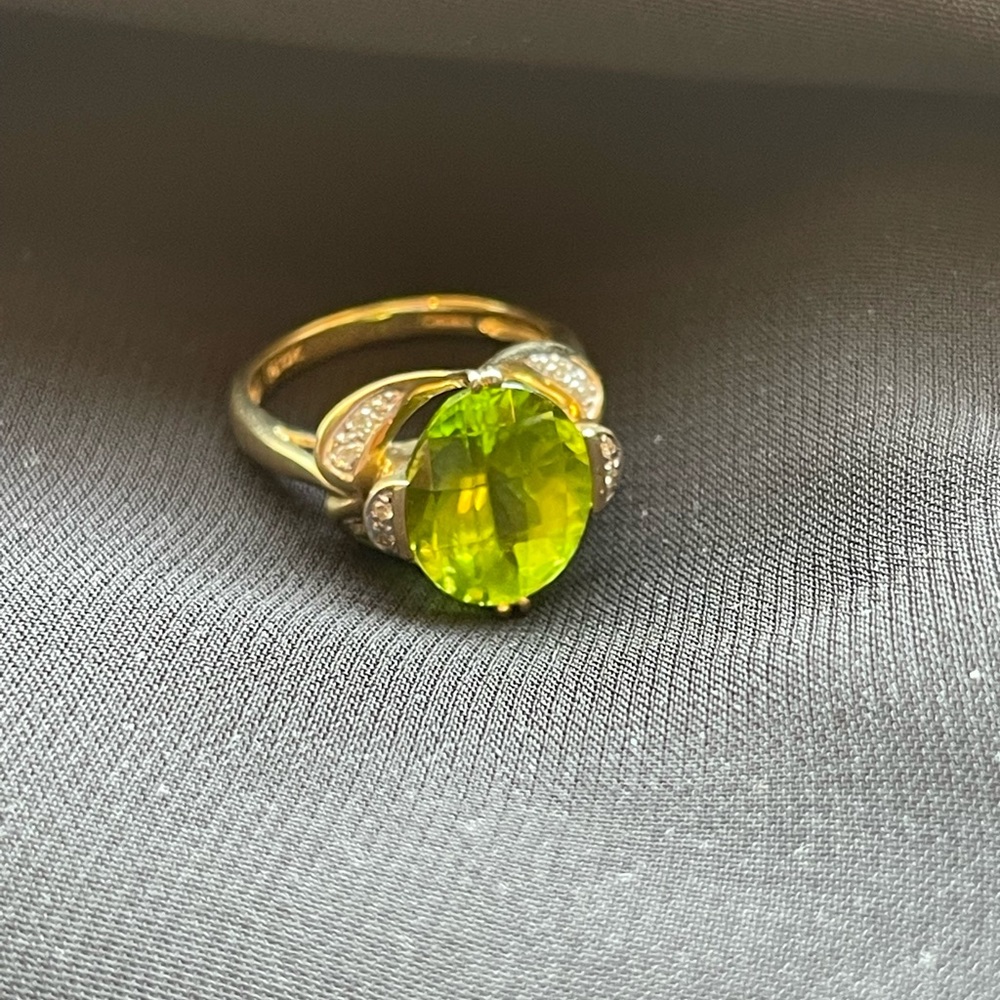 10k gold Green Peridot Rhodium ring